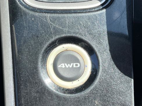 Used 2018 Mitsubishi Outlander SEL image 27