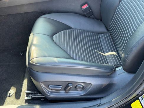 Used 2024 Toyota Camry SE image 21