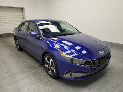Used 2023 Hyundai Elantra Limited w/ Cargo Package image 13
