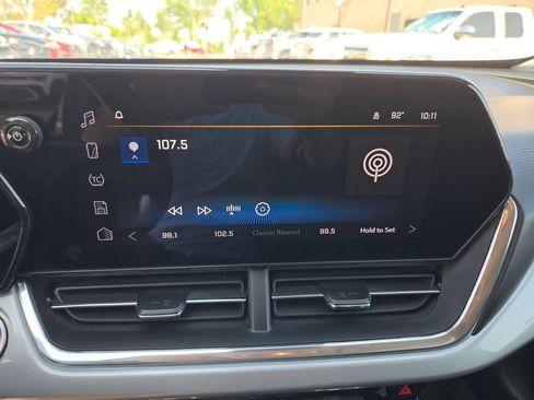 Used 2025 Chevrolet Trax LT w/ LT Convenience Package FWD image 21