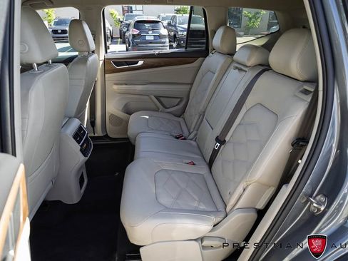 Used 2024 Volkswagen Atlas SE AWD/4WD image 37
