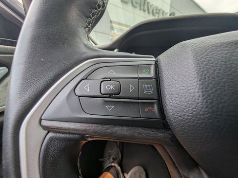 Used 2022 Jeep Grand Cherokee Limited image 21