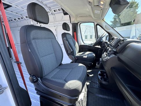 Used 2025 RAM ProMaster 2500 w/ Convenience Group image 20