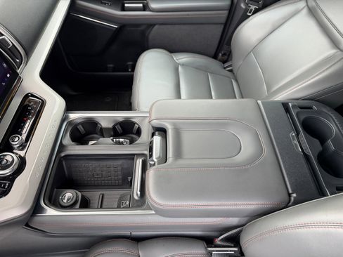 Certified 2025 Ford Expedition Active image 18