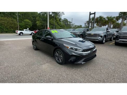Used 2024 Kia Forte LXS FWD image 8