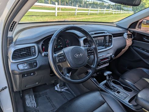 Used 2019 Kia Sorento EX FWD image 20