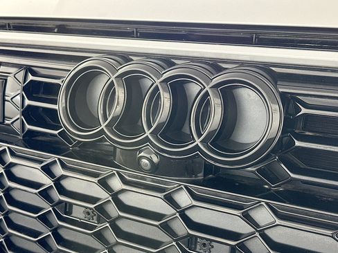 Used 2025 Audi RS 6 performance w/ Matte Carbon Package AWD/4WD image 36