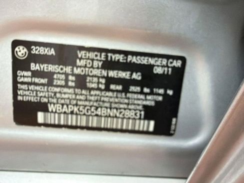 Used 2011 BMW 328i xDrive Sedan image 17