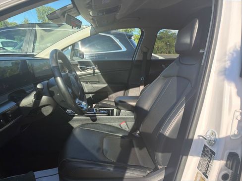 Used 2023 Kia Sportage EX FWD image 18