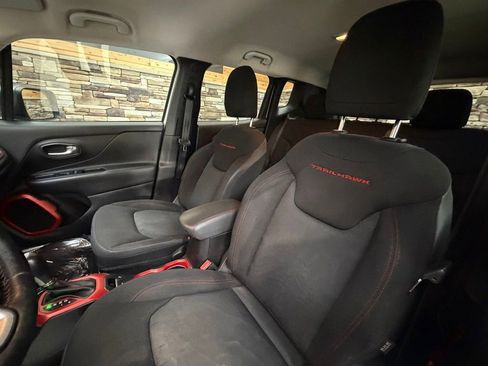 Used 2016 Jeep Renegade Trailhawk AWD/4WD image 12