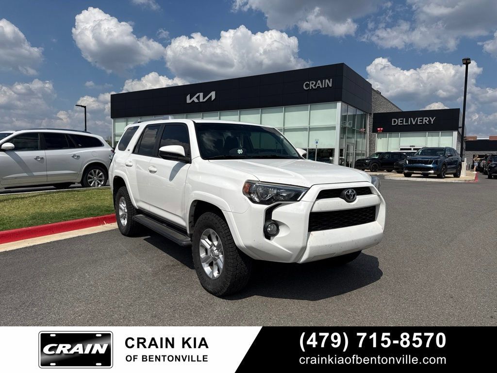 Used 2018 Toyota 4Runner SR5 AWD/4WD image 1