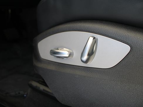 Certified 2026 Porsche Macan Turbo AWD/4WD image 23