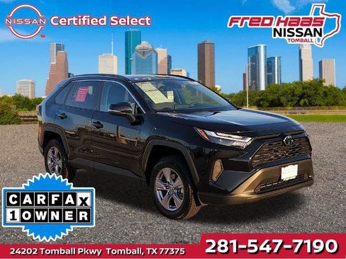 Used 2025 Toyota RAV4 XLE image 1