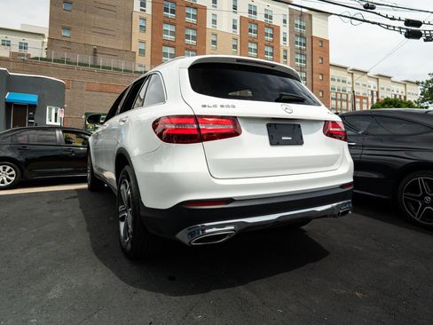 Used 2019 Mercedes-Benz GLC 300 4MATIC w/ Premium Package image 6