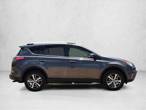 Used 2016 Toyota RAV4 XLE AWD/4WD image 4