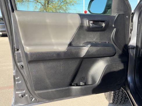 Used 2022 Toyota Tacoma SR image 21