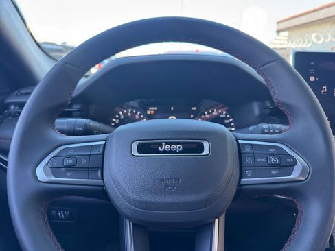 Used 2025 Jeep Compass Trailhawk w/ Trailer Tow Group image 25