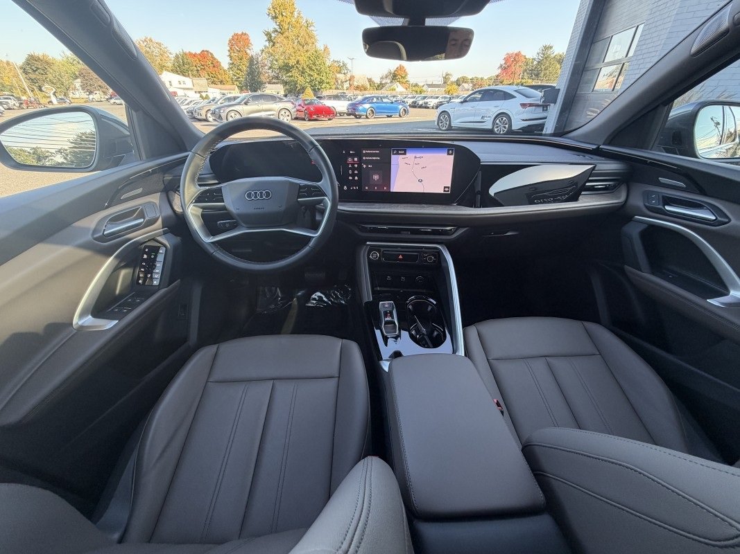 Used 2025 Audi Q5 Premium Plus w/ Premium Plus AWD/4WD image 32