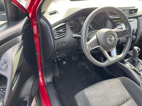 Used 2017 Nissan Rogue S image 9