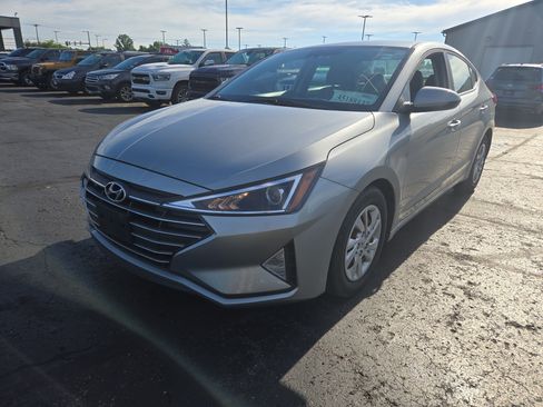 Used 2020 Hyundai Elantra SE FWD image 7