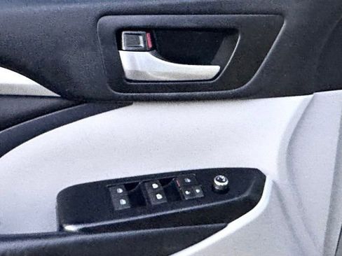 Used 2018 Toyota Highlander XLE w/ Protection Package #3 image 22