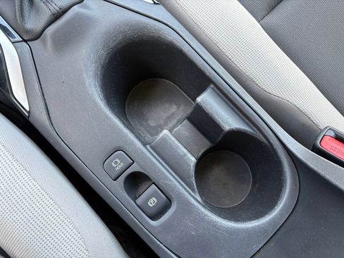 Used 2024 Toyota Corolla LE FWD image 19