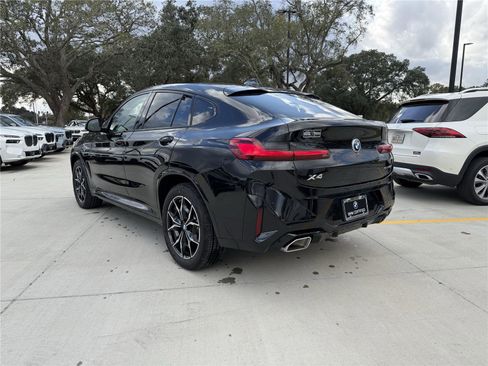 Certified 2025 BMW X4 xDrive30i image 3