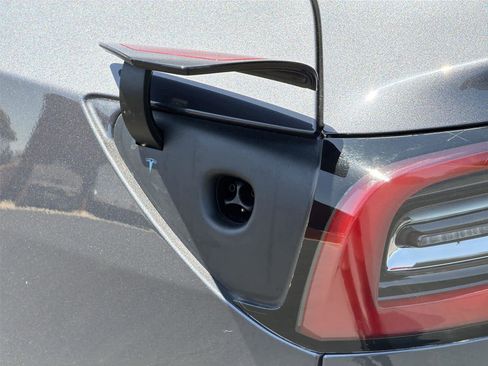 Used 2022 Tesla Model 3 RWD image 10