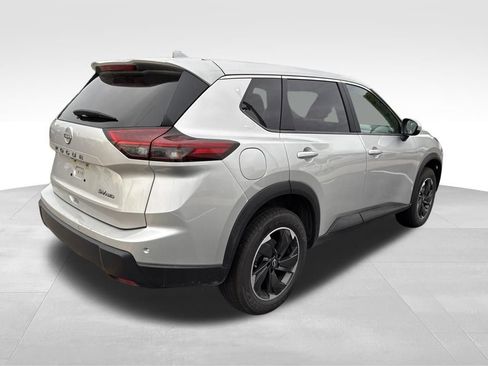 Used 2024 Nissan Rogue SV AWD/4WD image 5