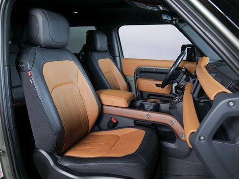 Used 2021 Land Rover Defender 90 X image 3