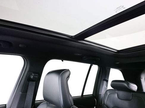 Used 2023 Jeep Grand Cherokee Overland w/ Advanced Protech Group III image 15