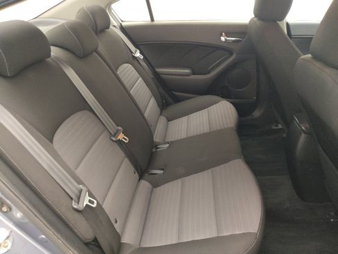 Used 2017 Kia Forte S FWD image 19