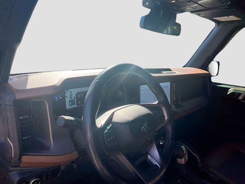 Used 2024 Ford Bronco Outer Banks image 9