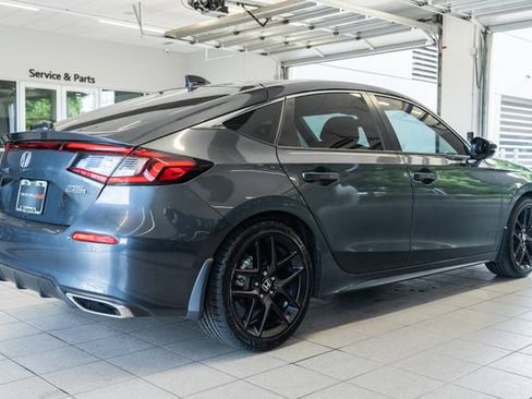 Used 2022 Honda Civic Sport Touring image 6