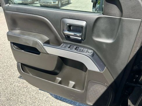 Used 2018 Chevrolet Silverado 1500 LT w/ Midnight Edition image 26