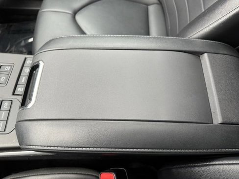 Certified 2022 Toyota Highlander XLE image 23