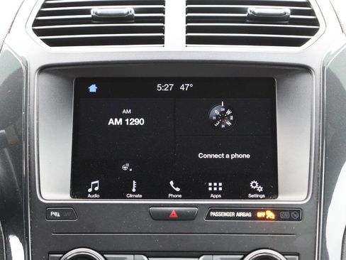 Used 2018 Ford Explorer XLT w/ Equipment Group 202A image 21