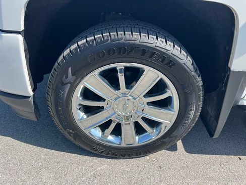 Used 2018 Chevrolet Silverado 1500 High Country AWD/4WD image 12
