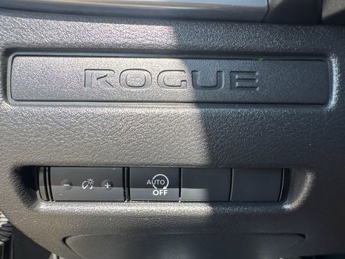 Used 2024 Nissan Rogue S image 24