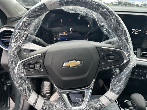 New 2026 Chevrolet Trax LT w/ Driver Confidence Package FWD image 9