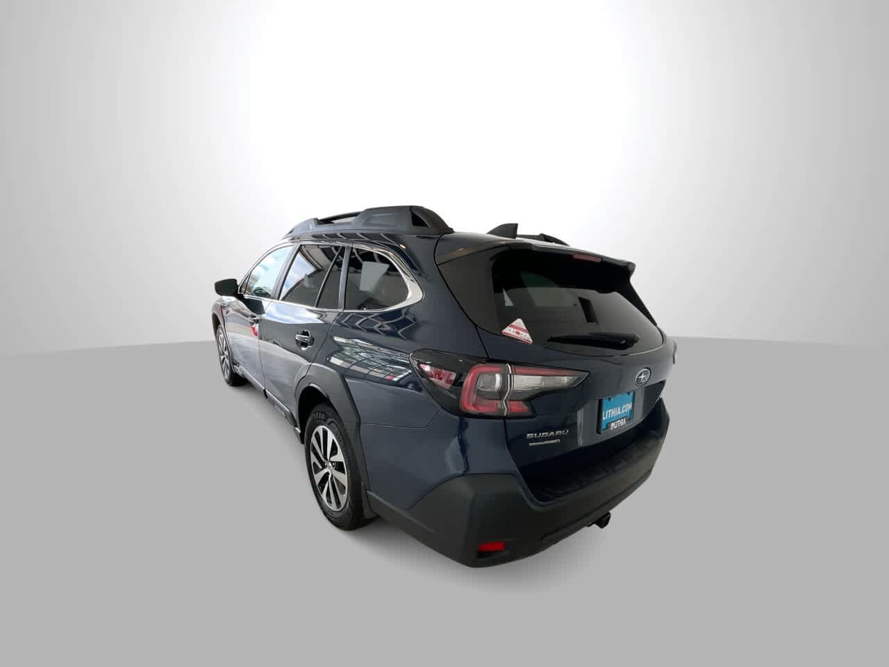 Used 2024 Subaru Outback Premium AWD/4WD image 6