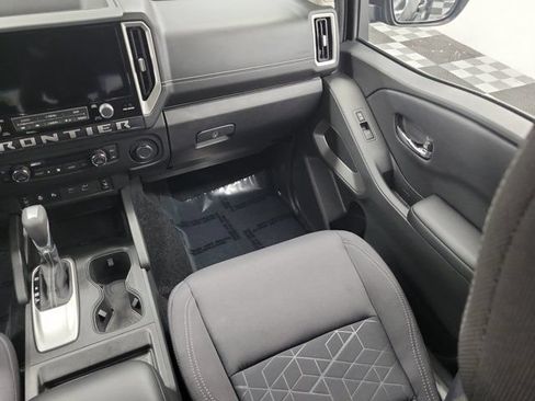 Used 2026 Nissan Frontier SV w/ SV Convenience Package RWD image 15