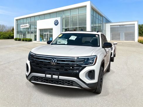 New 2026 Volkswagen Atlas Peak Edition AWD/4WD image 6