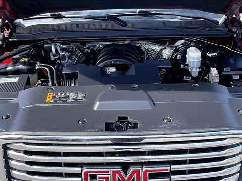 Used 2017 GMC Yukon XL SLT w/ Premium Edition image 13