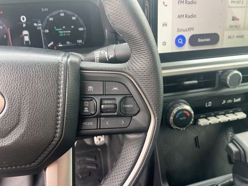 Used 2025 Toyota Tacoma TRD Sport AWD/4WD image 28