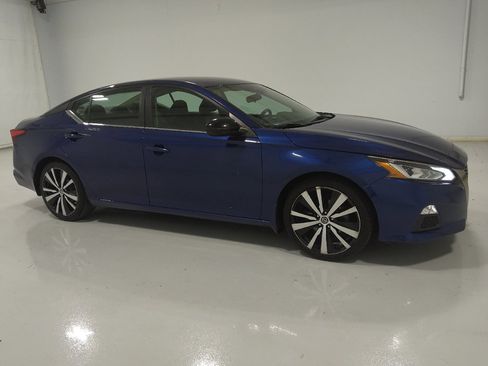 Used 2020 Nissan Altima 2.5 SR FWD image 11