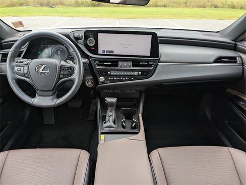 Certified 2023 Lexus ES 300h w/ Premium Package image 14