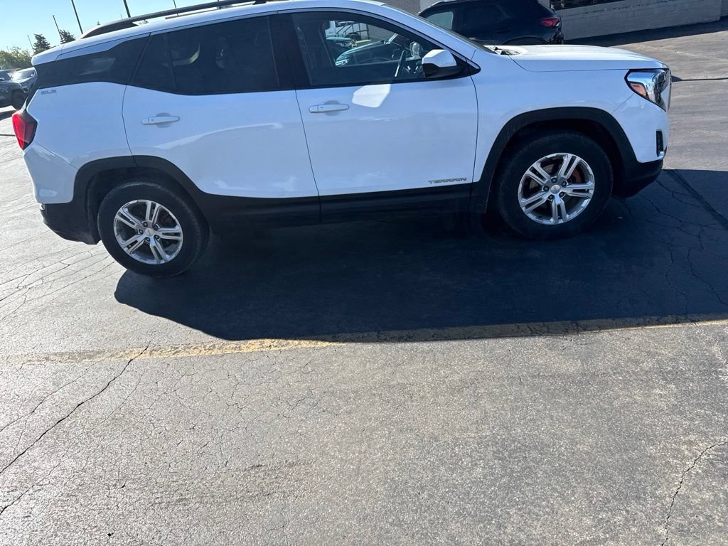 Used 2018 GMC Terrain SLE w/ GMC Pro Grade Package AWD/4WD image 4