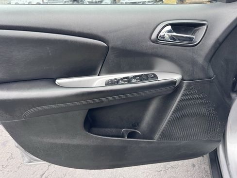 Used 2017 Dodge Journey SE image 22