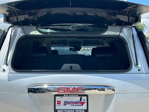 Used 2017 GMC Yukon Denali RWD image 17
